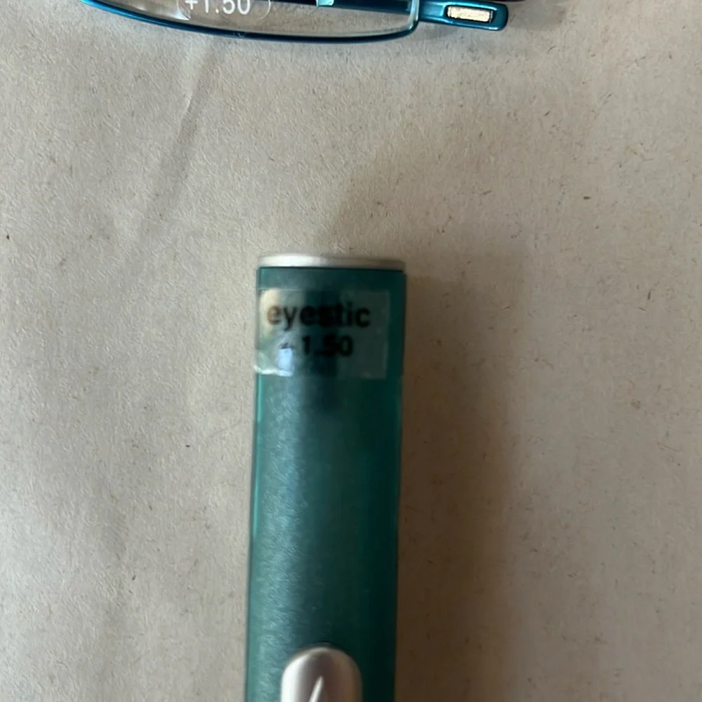 COPY - NEW. Eyestic Reading Glasses with case. 1.5 strength Blue - Picture 4 of 7